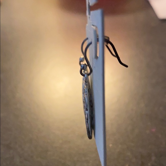 NEW silver medallion drop earrings - Picture 6 of 7